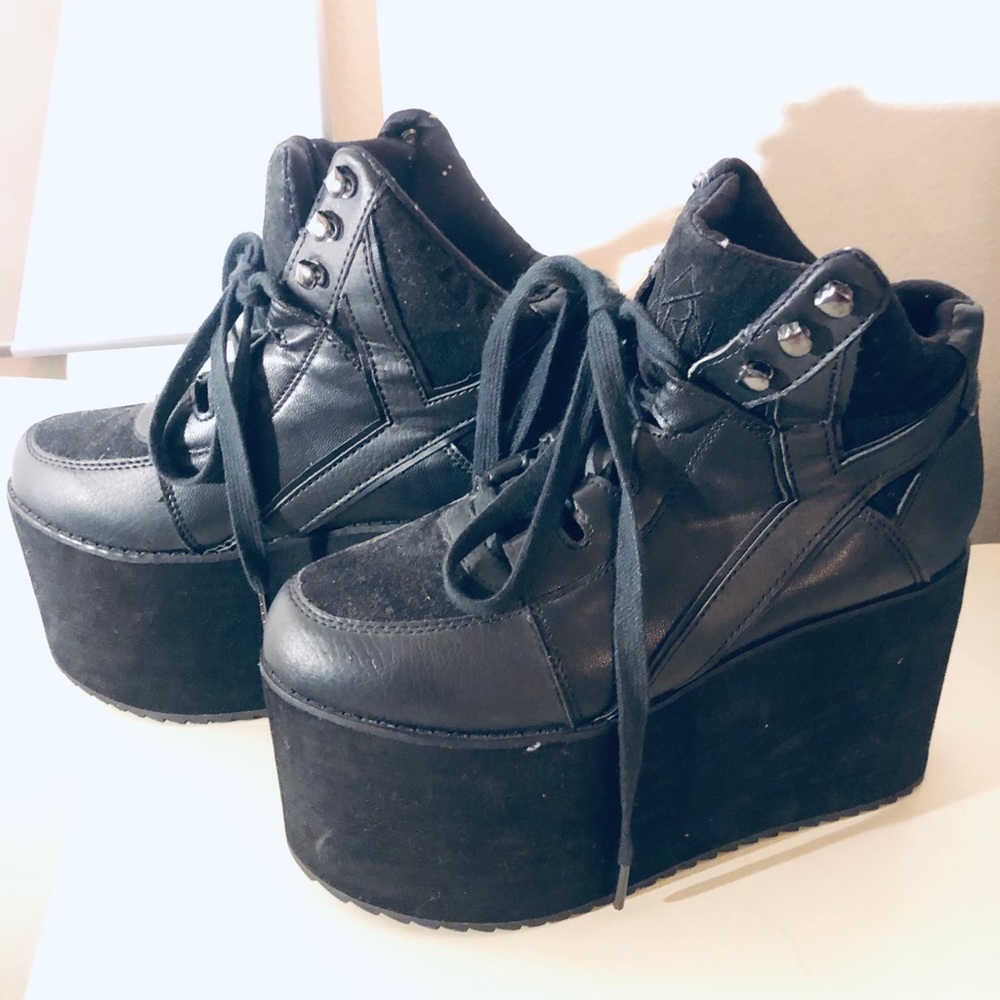 Yru sky high black platform shoes qozmo style
